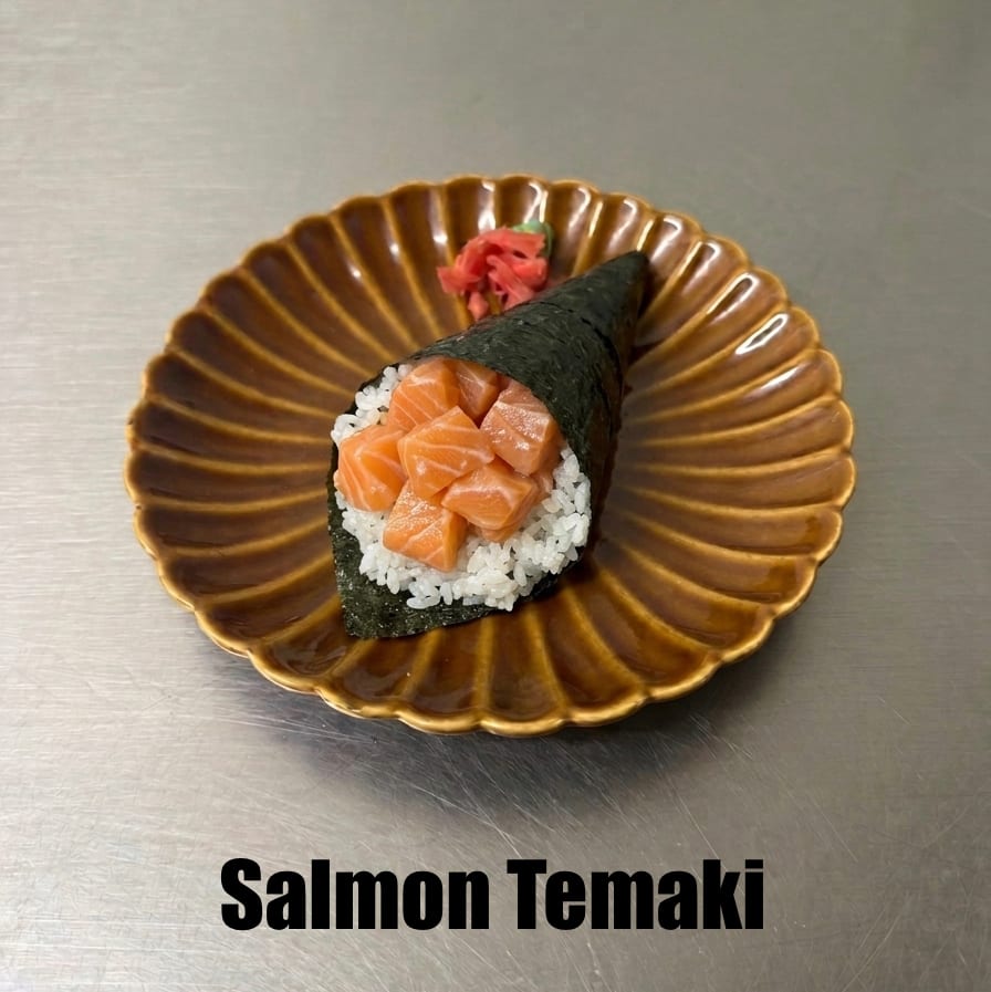 Salmon Temaki.